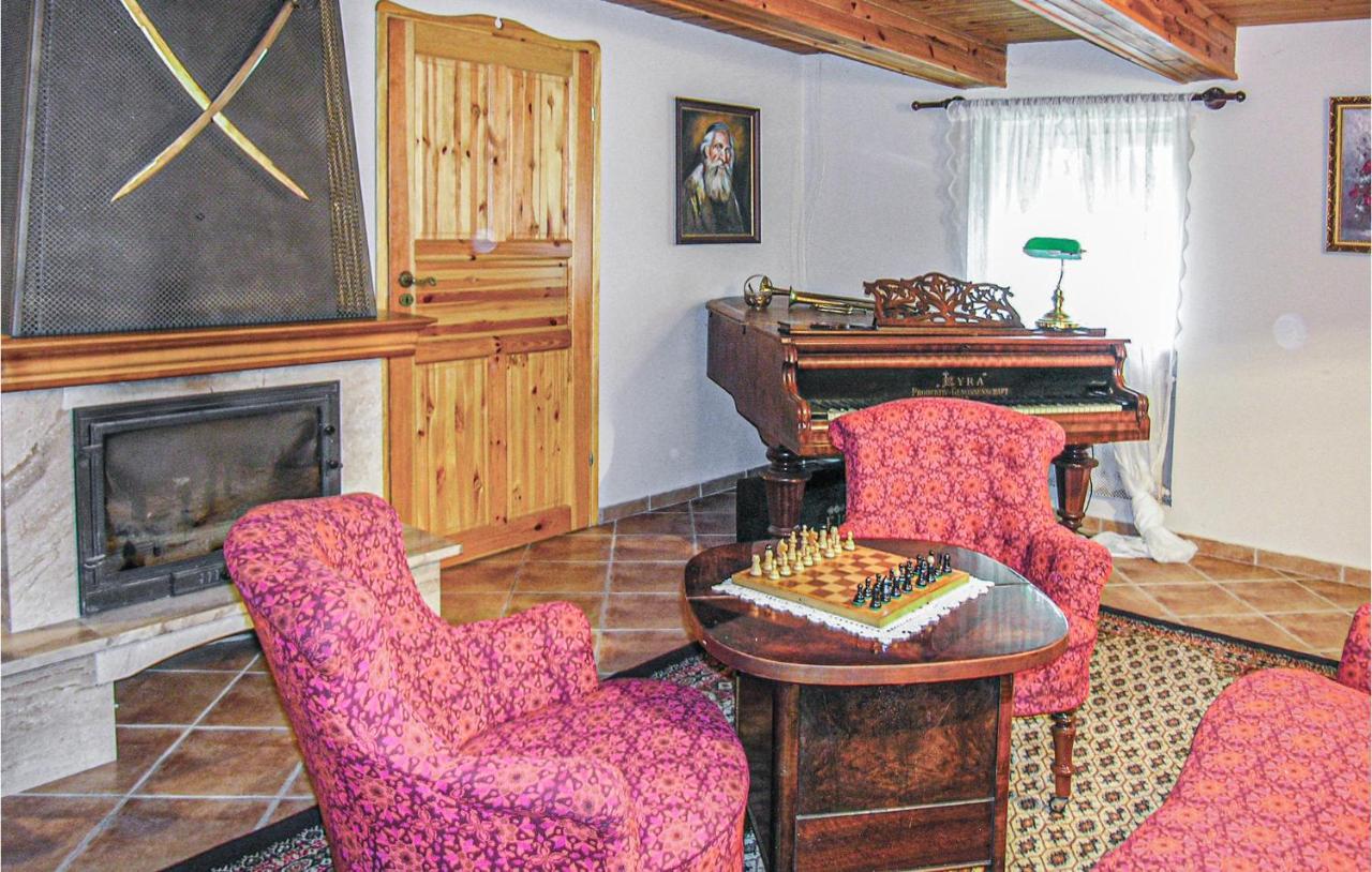 Awesome Home In Pleszew With Wifi Zawidowice Экстерьер фото