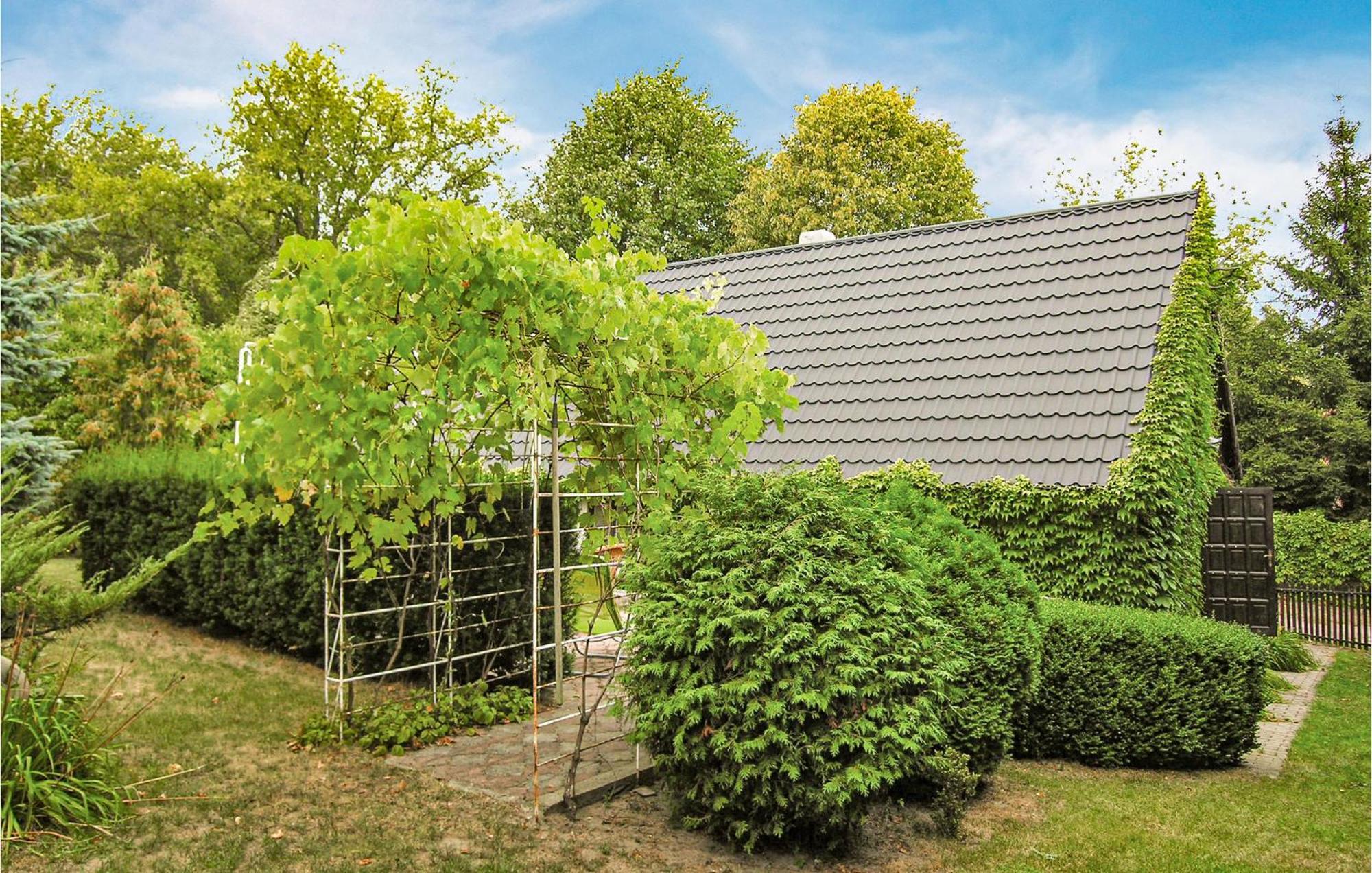 Awesome Home In Pleszew With Wifi Zawidowice Экстерьер фото
